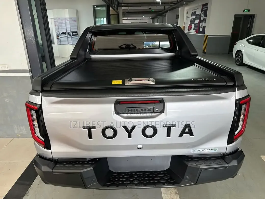 Boot Cover Hilux 2026