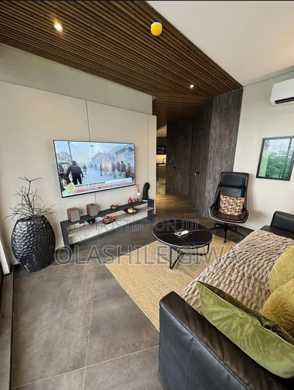 1 Bedroom Water Front View