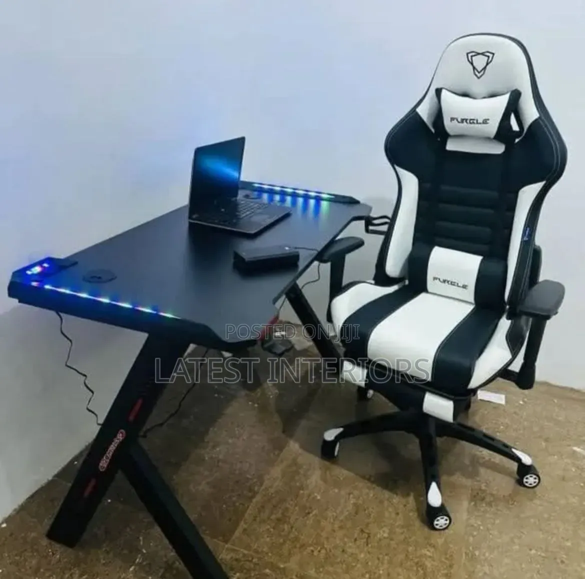 Set of Premium Non-Adjustable Gaming Table and Chair