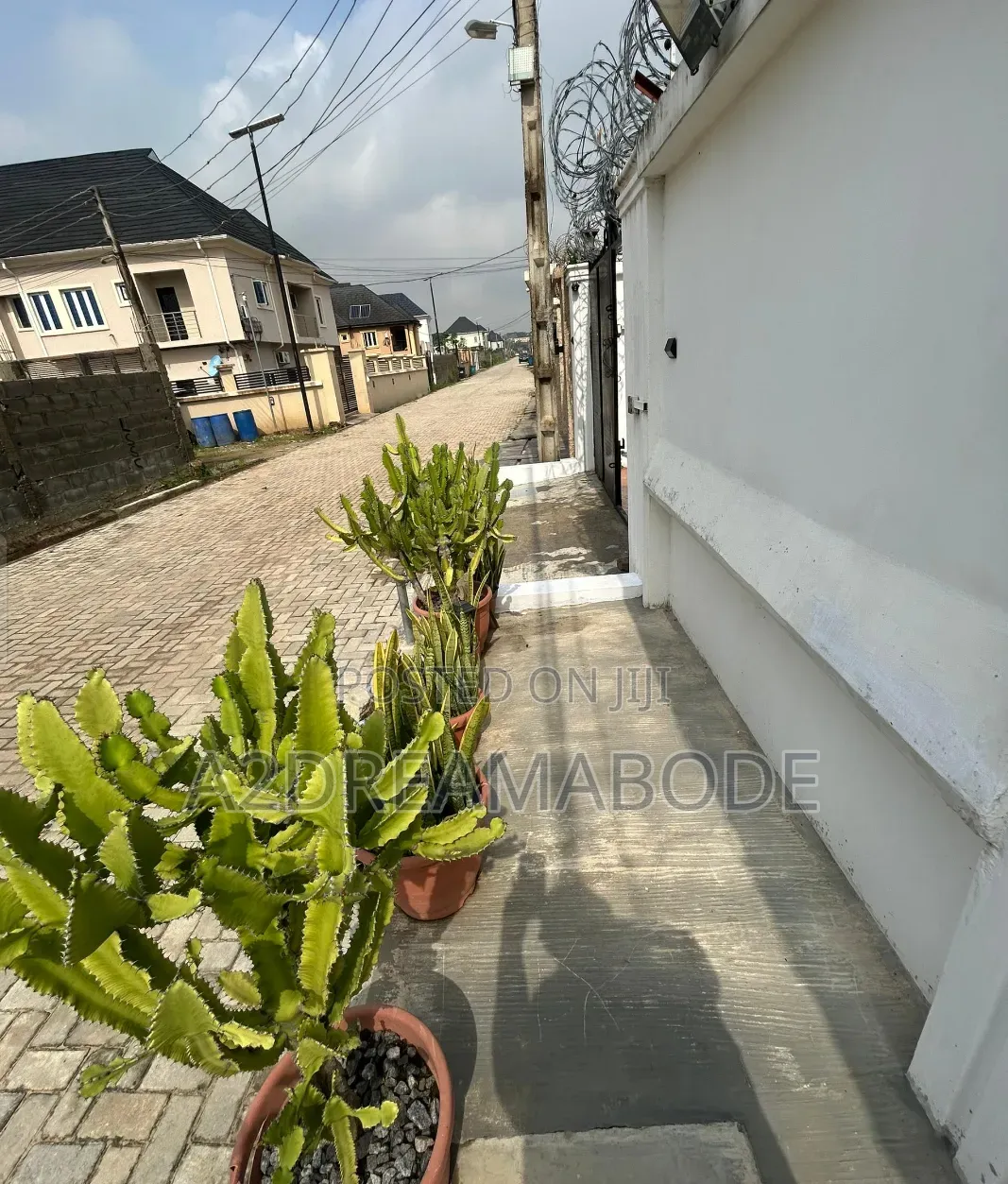 Furnished 8bdrm Duplex in Opic, Isheri North for sale