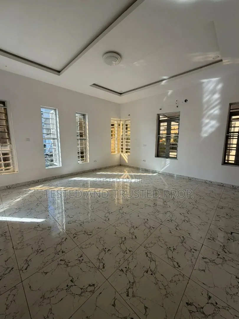 1bdrm Shared Apartment in Ikota Lekki for rent