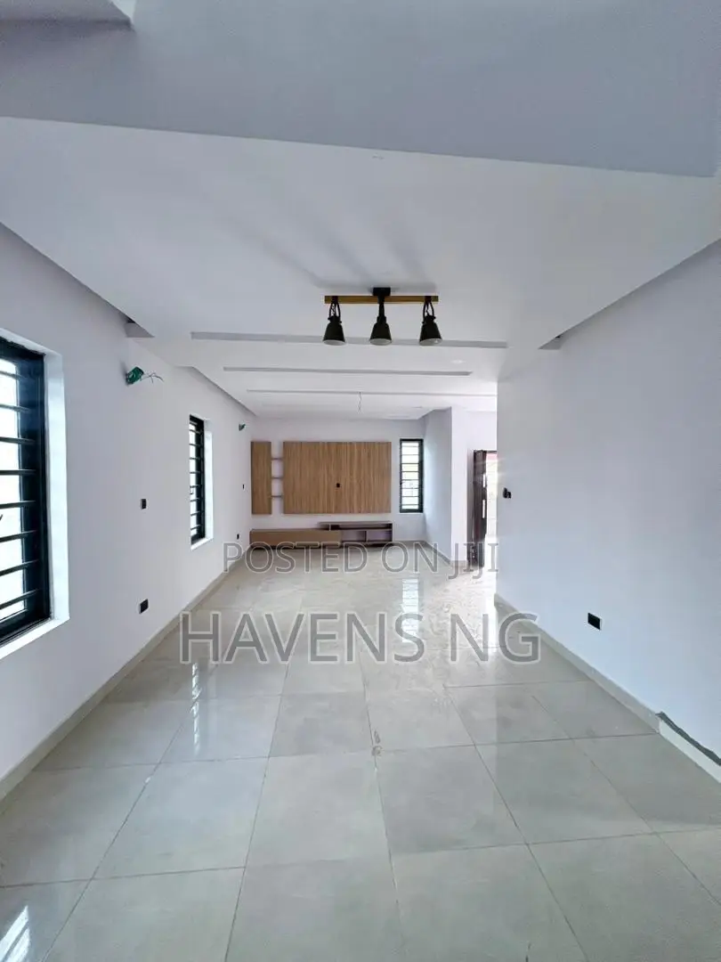 4bdrm Duplex in Akobo for sale