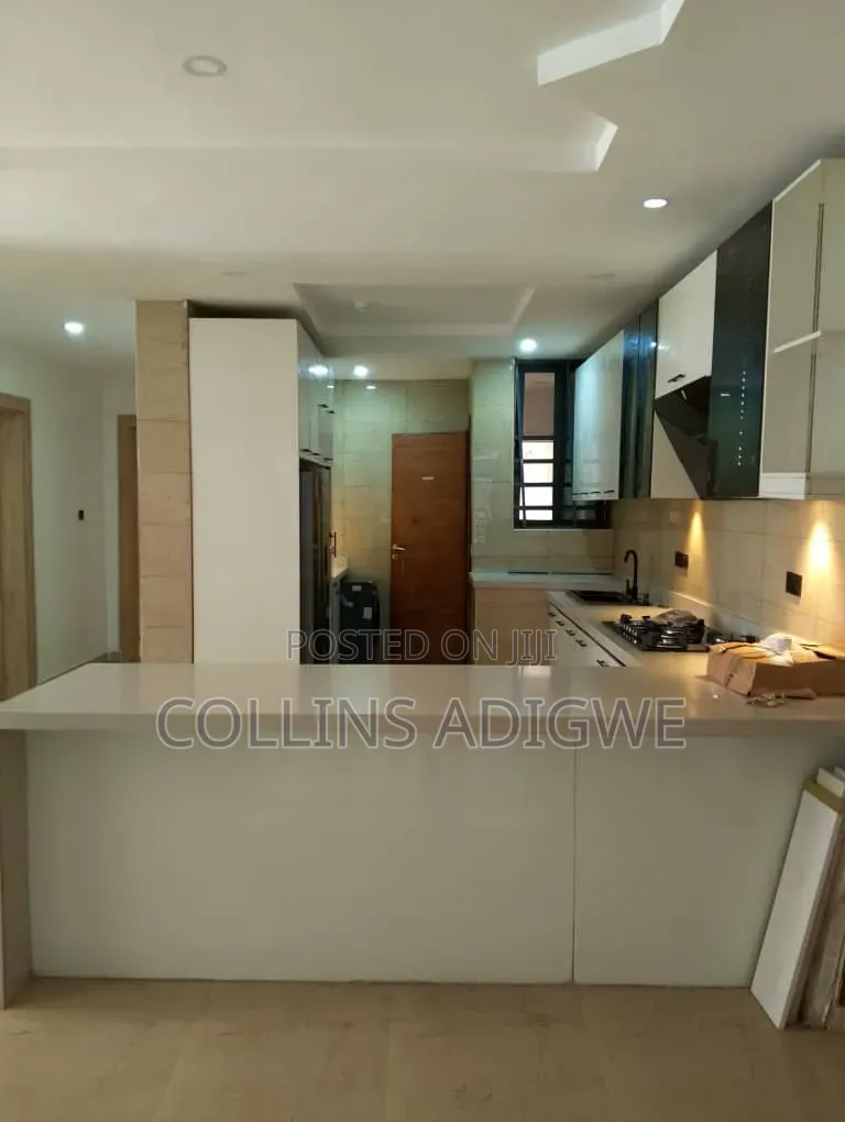 3bdrm Apartment in Vi, Adeola Odeku for sale