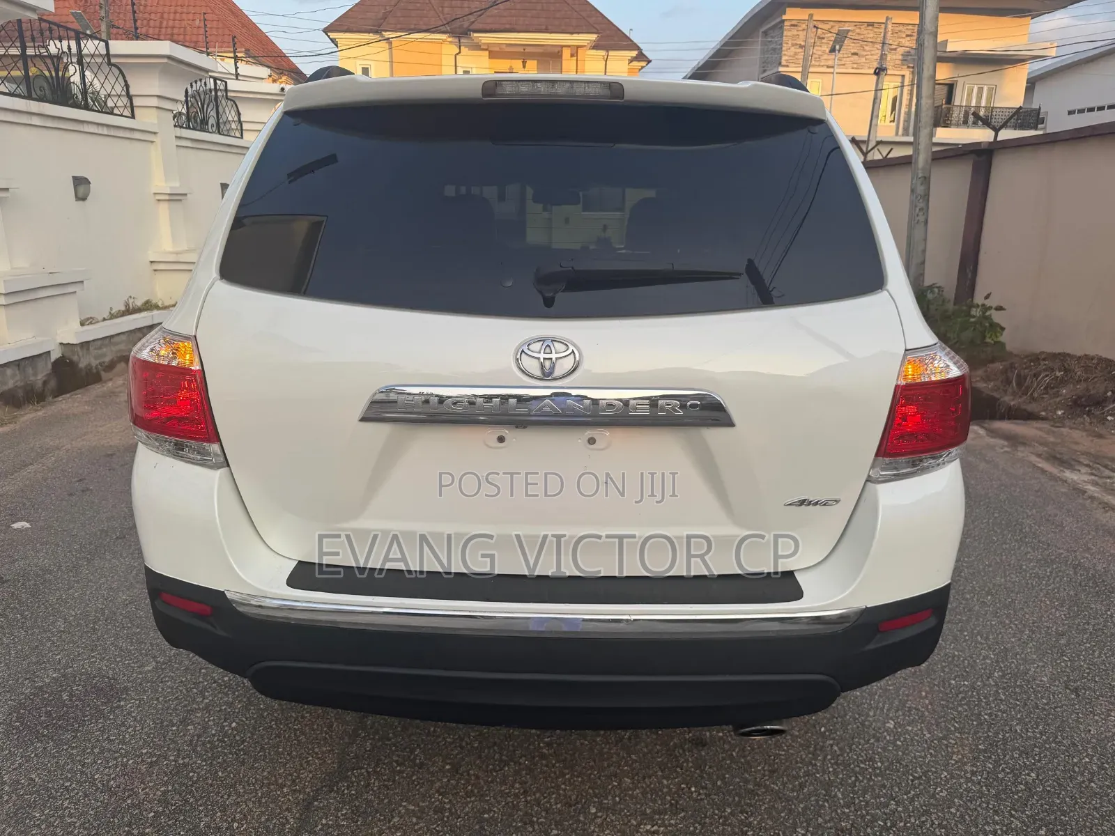Toyota Highlander Limited 2012 White