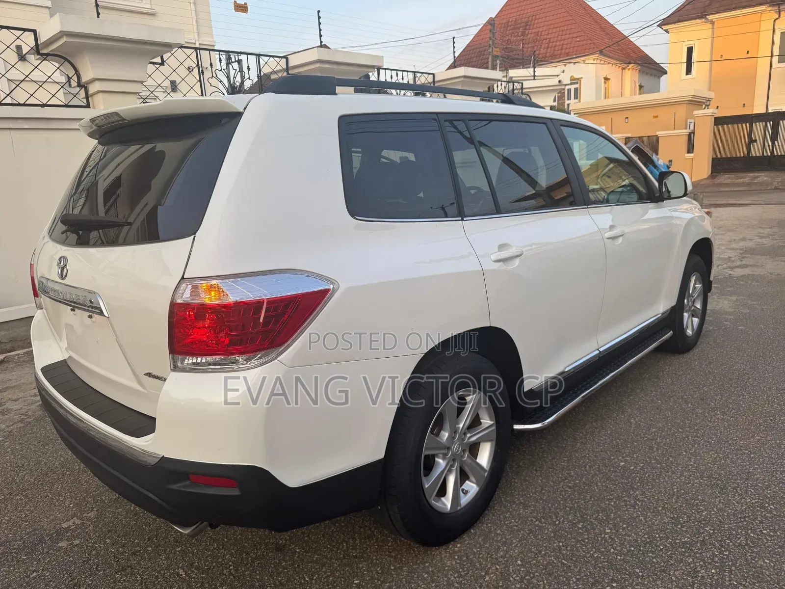 Toyota Highlander Limited 2012 White