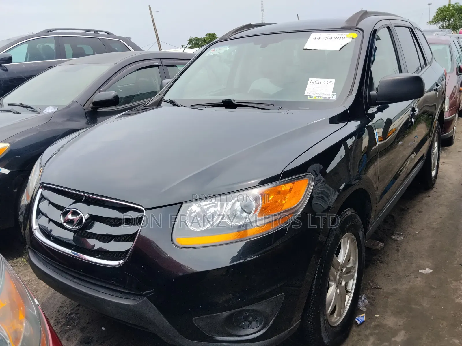 Hyundai Santa Fe 2011 Black