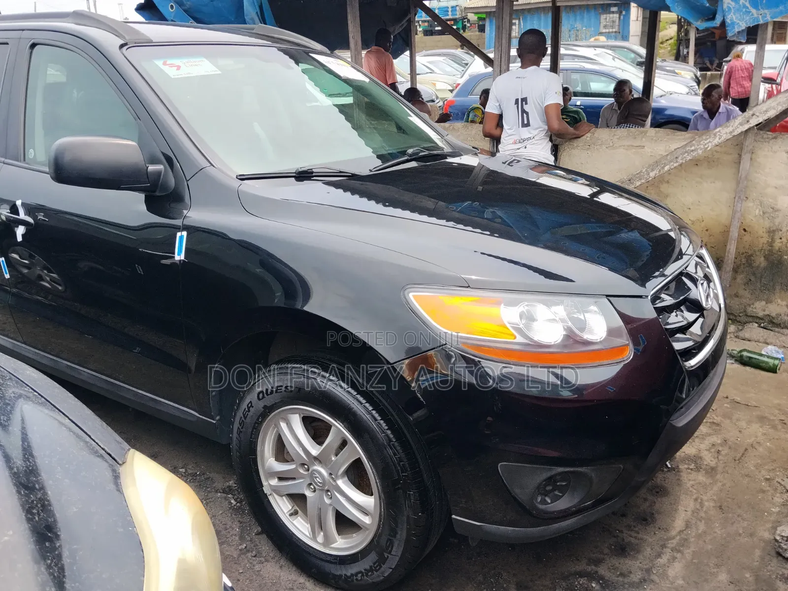 Hyundai Santa Fe 2011 Black
