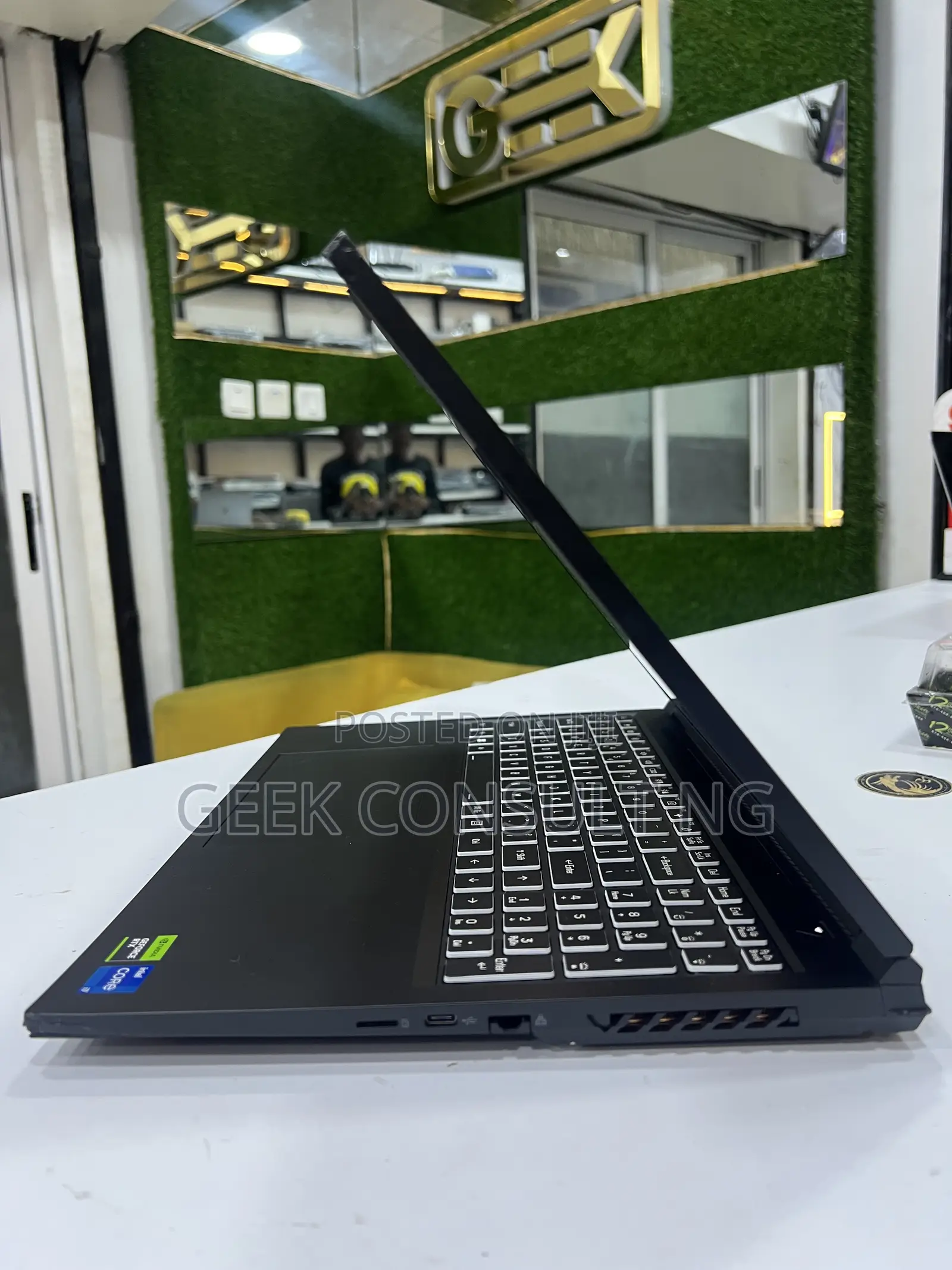 Laptop Gigabyte G6 32GB Intel Core i7 SSD 1T