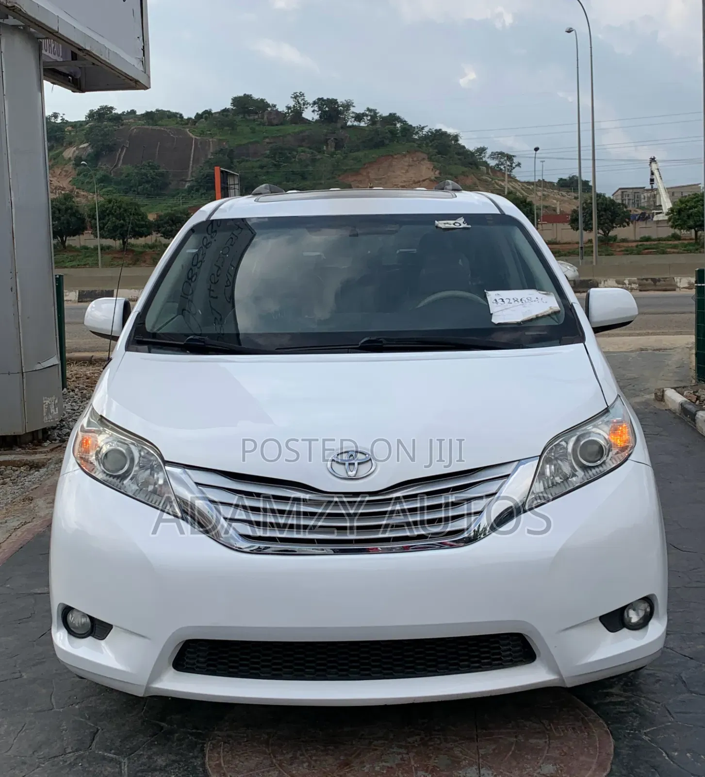 Toyota Sienna 2012 White