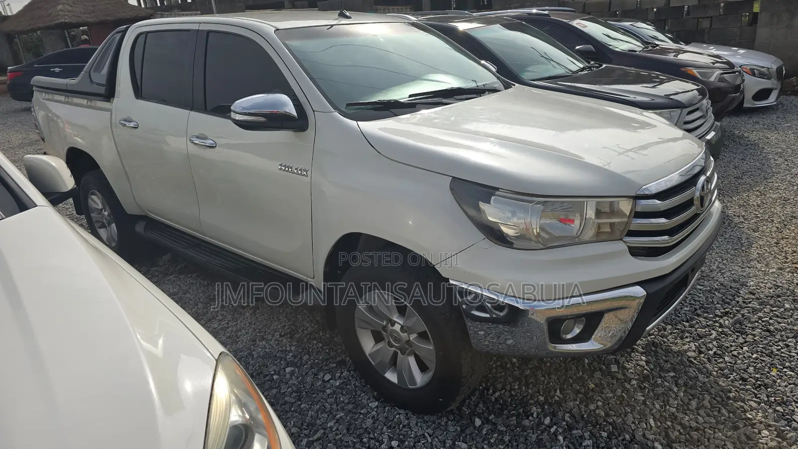 Toyota Hilux SR5 HI-Rider 2019 White