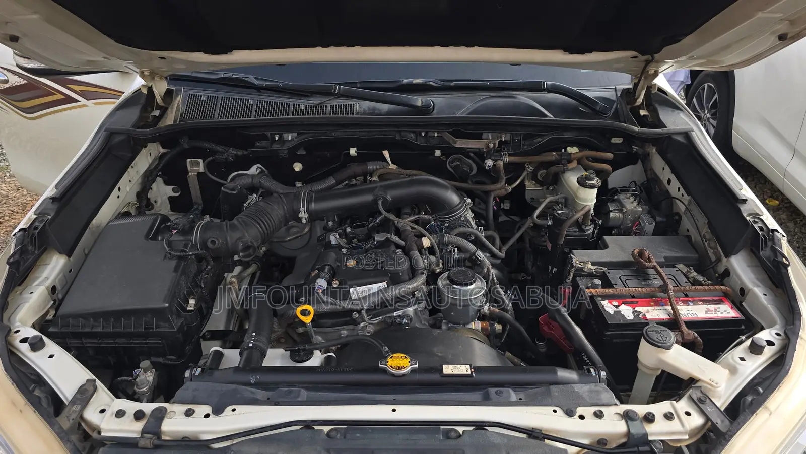 Toyota Hilux SR5 HI-Rider 2019 White