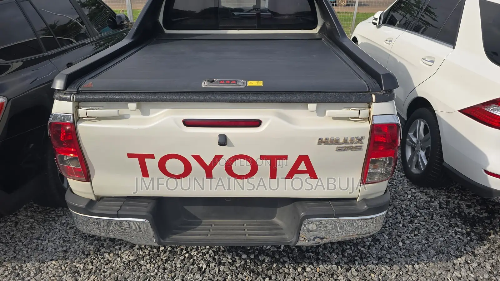 Toyota Hilux SR5 HI-Rider 2019 White