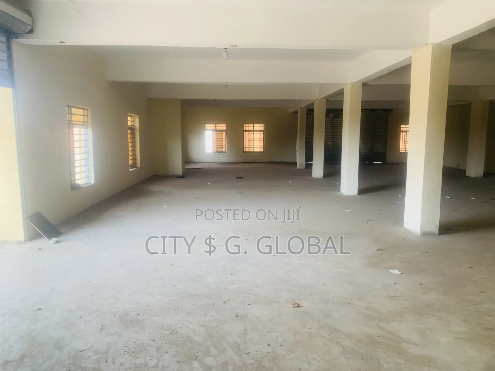Warehouse in Gudu. Ground Floor