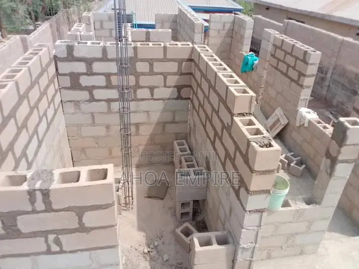 Professional Bricklayer/House Builder