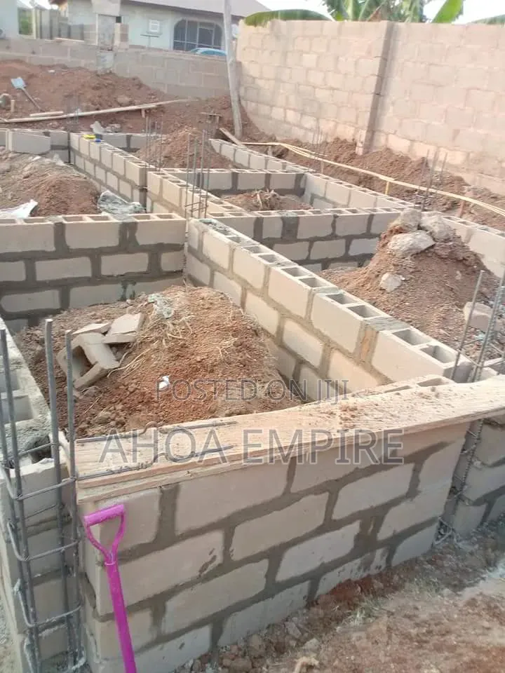 Professional Bricklayer/House Builder