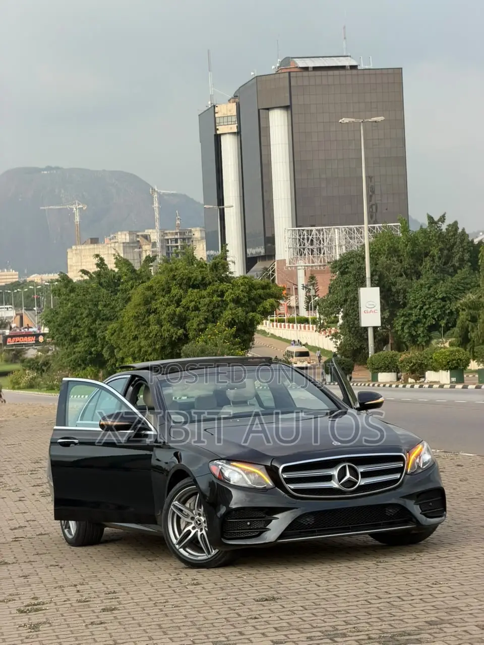 Mercedes-Benz E400 2018 Black