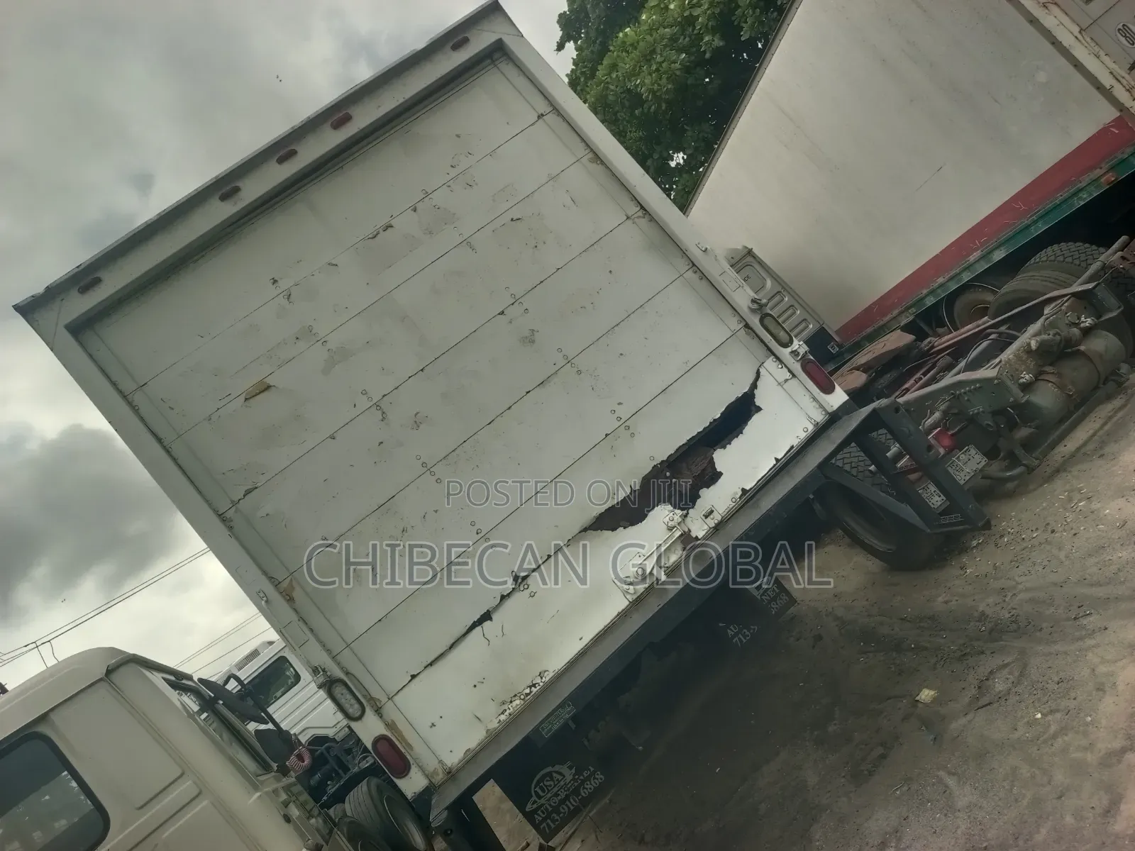 International Durastar 4300 Box Truck Automatic
