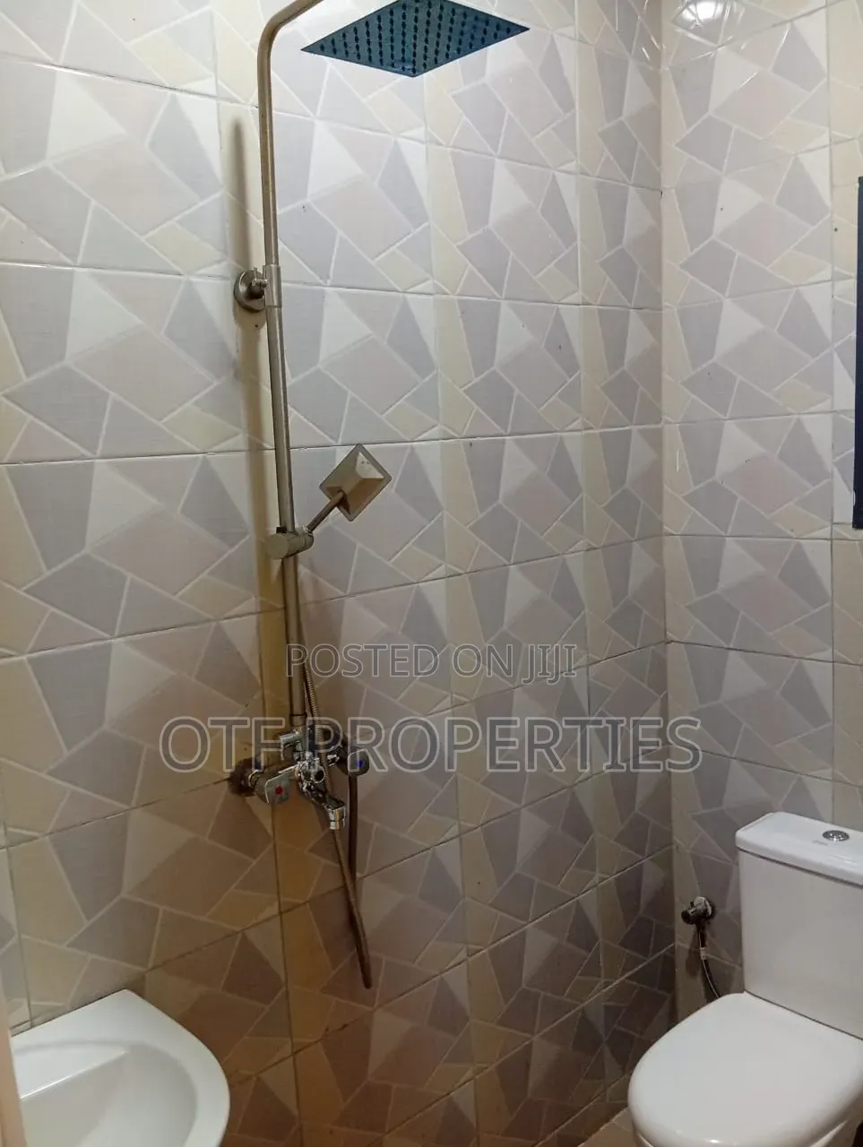 2bdrm Block of Flats in Sangwari Layout, Dutse-Alhaji for rent