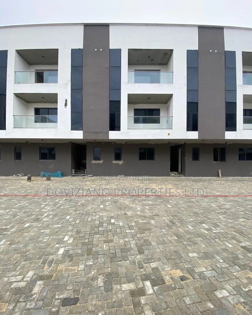 4bdrm Duplex in Lekki Phase 1 for sale