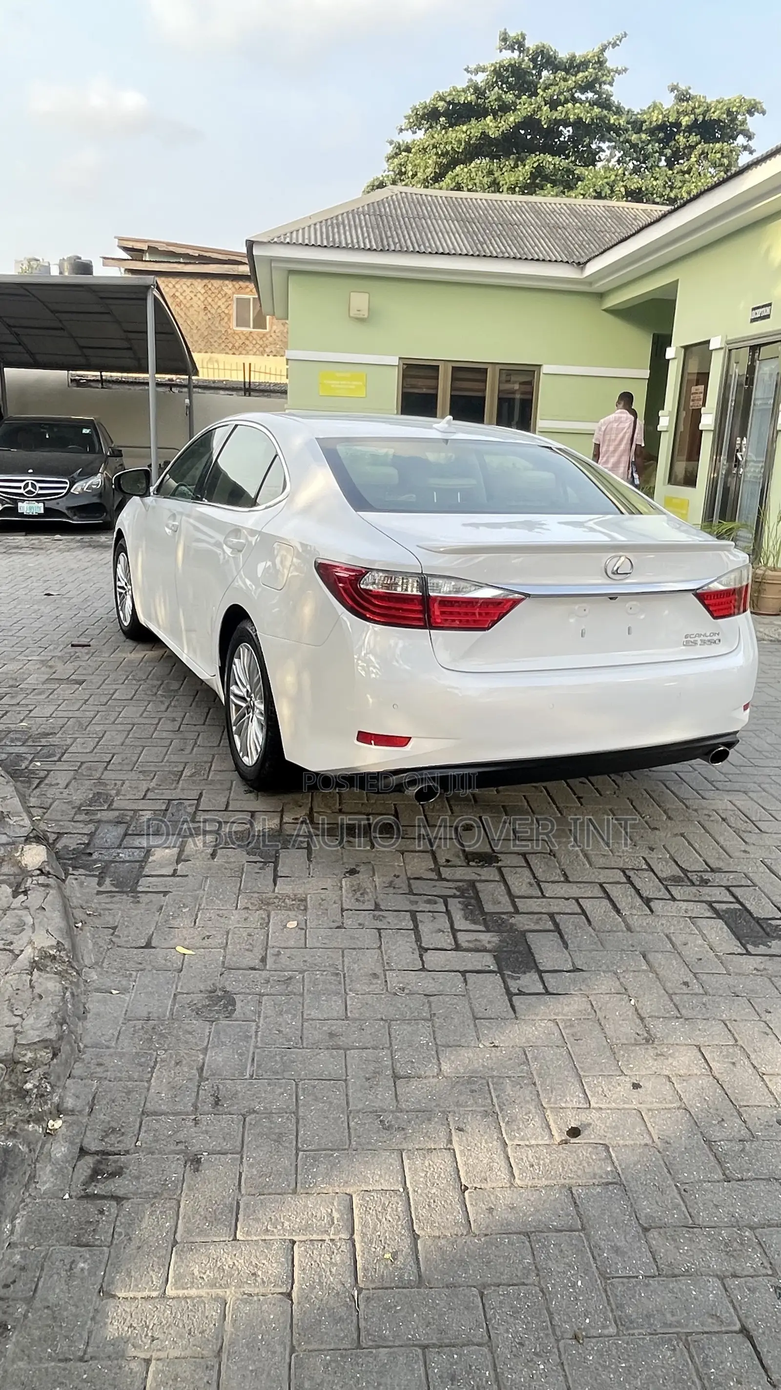 Lexus ES 350 FWD 2014 White