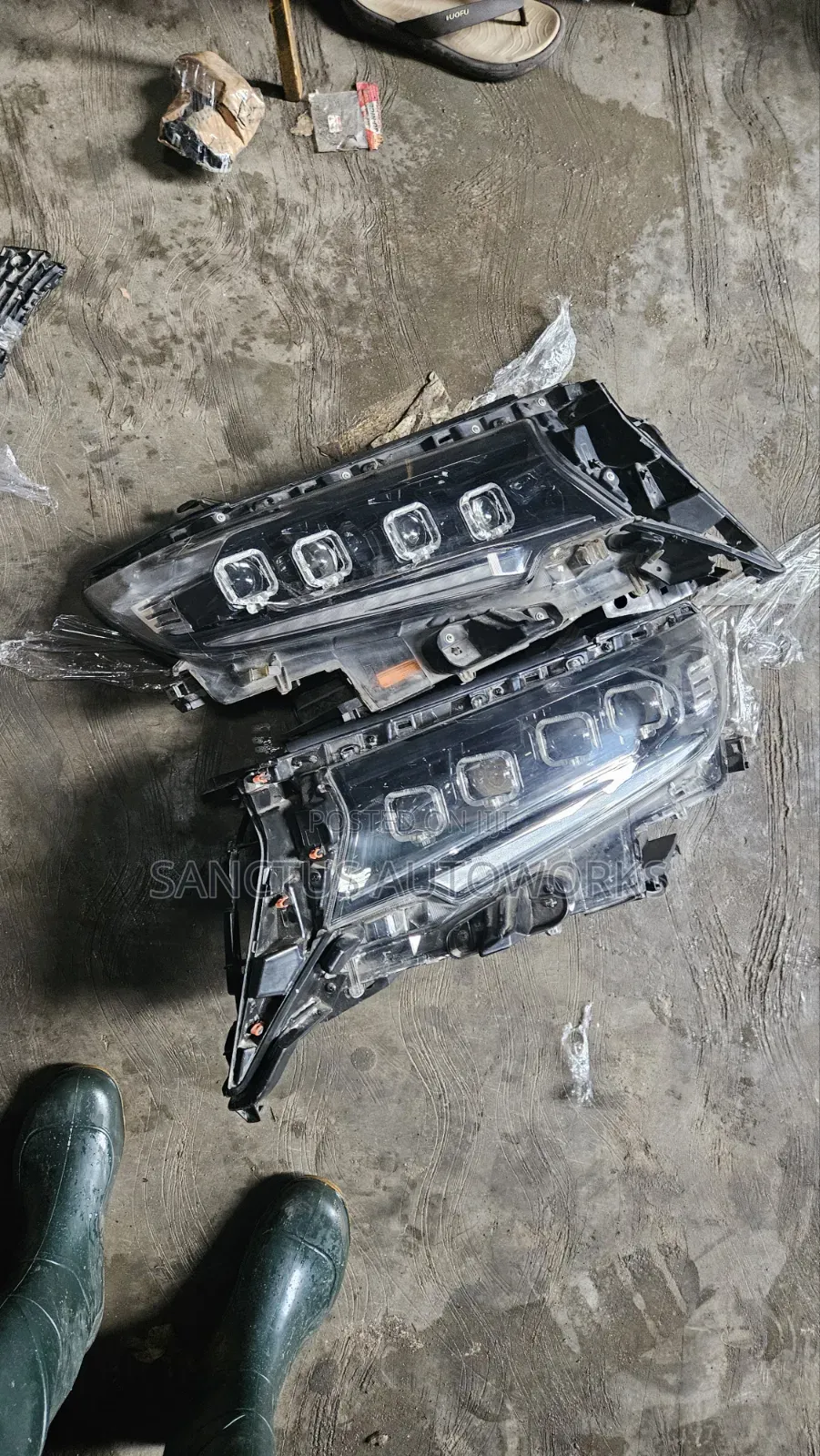 Headlight Toyota Prado 2020 4touch