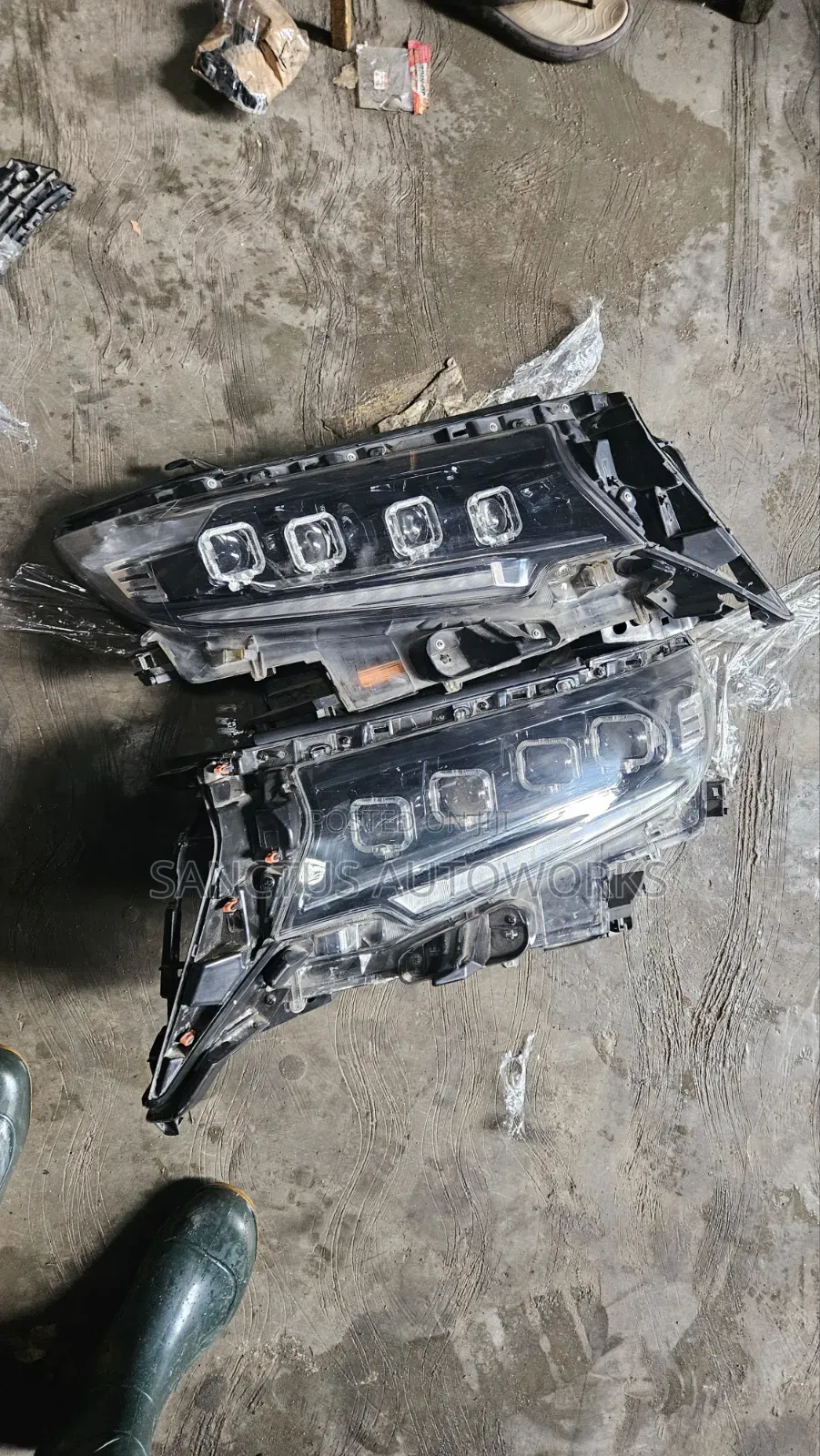 Headlight Toyota Prado 2020 4touch