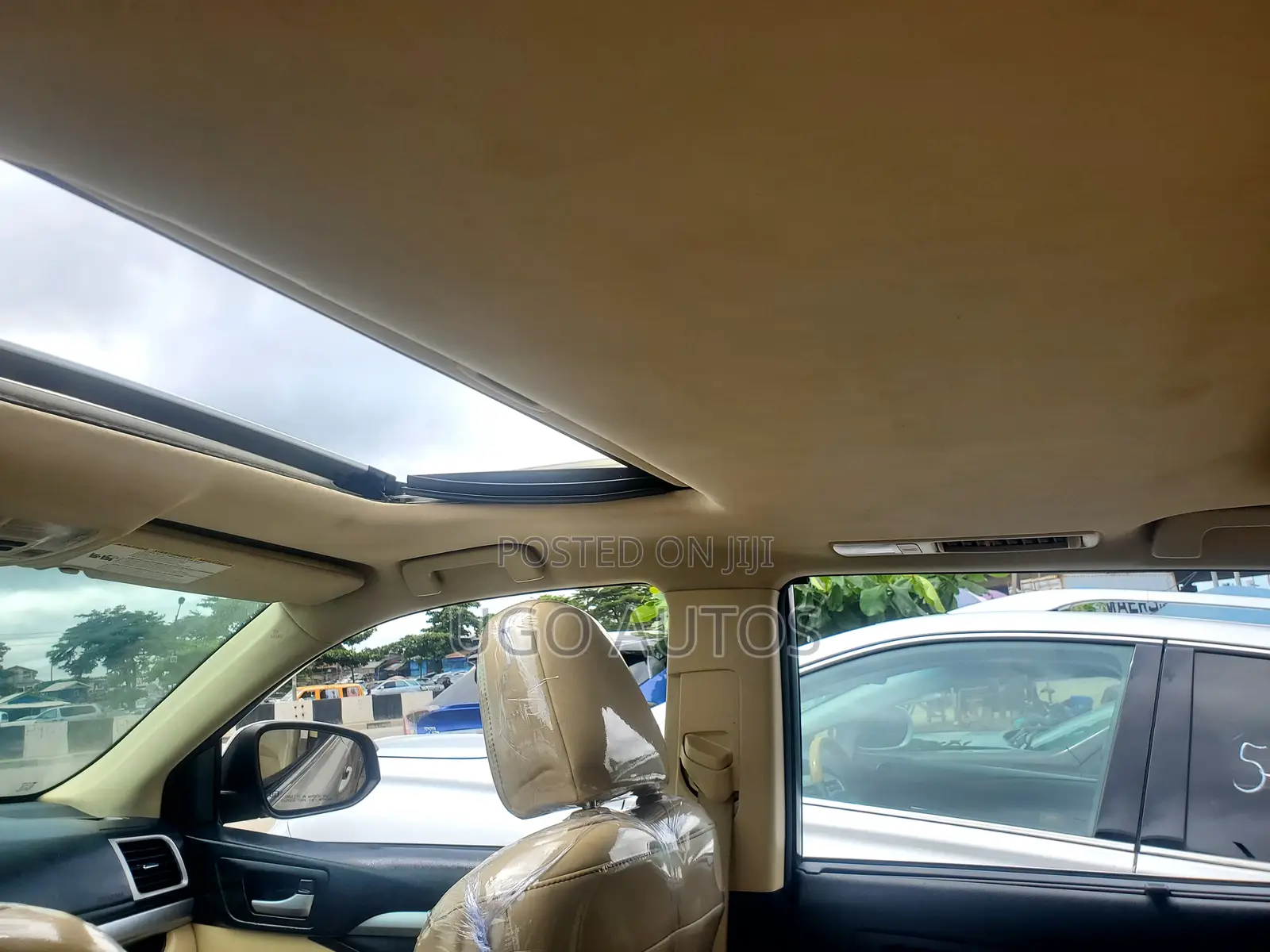 Toyota Highlander XLE V6 4x4 (3.5L 6cyl 6A) 2016 Gold