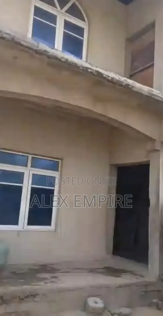5bdrm Duplex in Lakeview, Amuwo-Odofin for sale