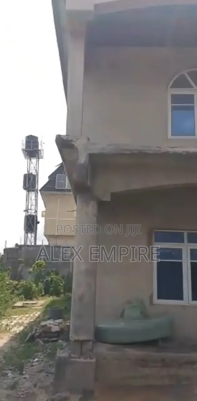 5bdrm Duplex in Lakeview, Amuwo-Odofin for sale