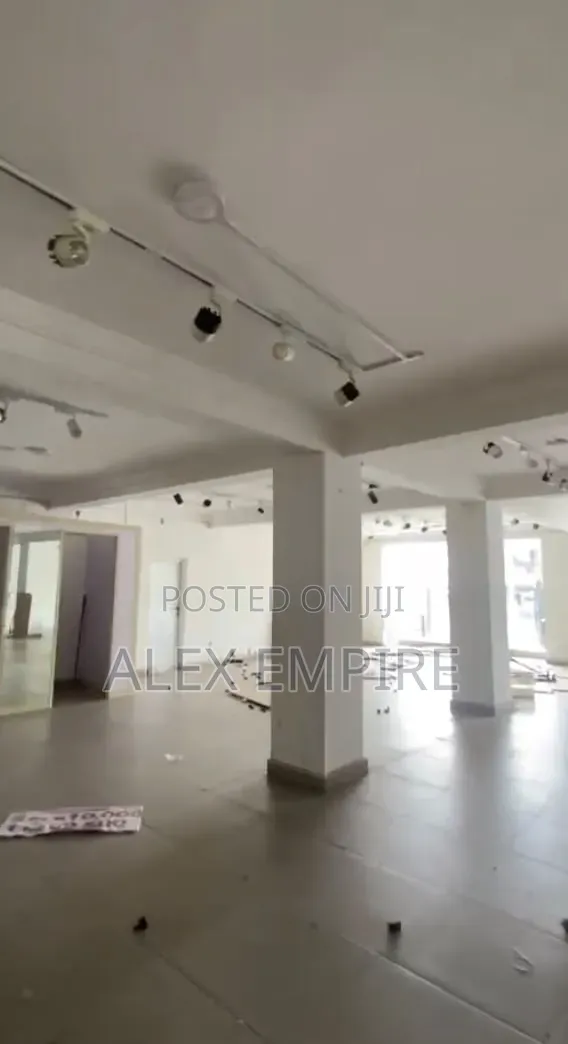 Show Room With Warehouse for Lease in Amuwo
