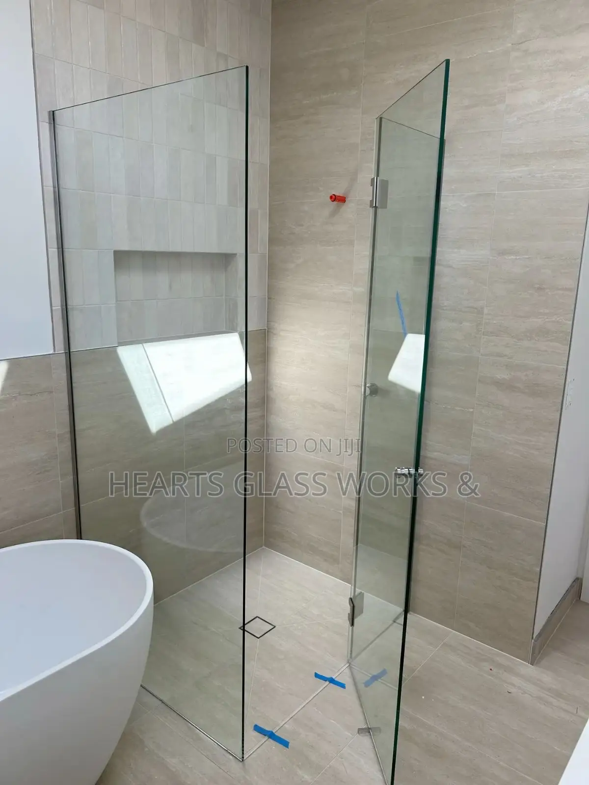 Frameless Shower Cubicle Screen With Chrome Accesories (Rust-Free)