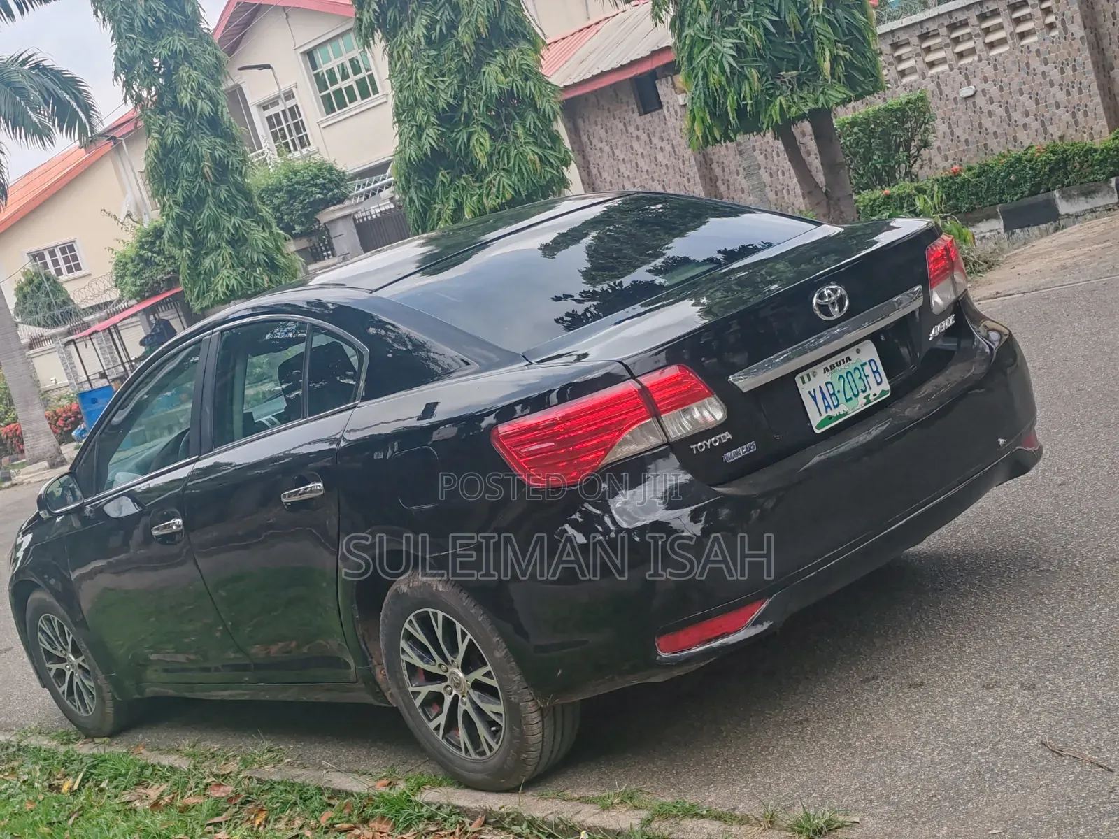 Toyota Avensis 2013 Black