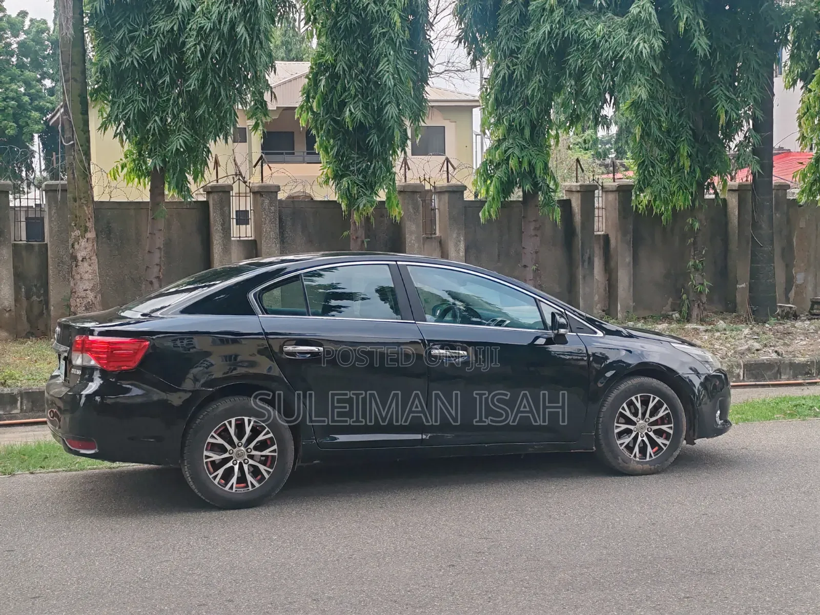 Toyota Avensis 2013 Black