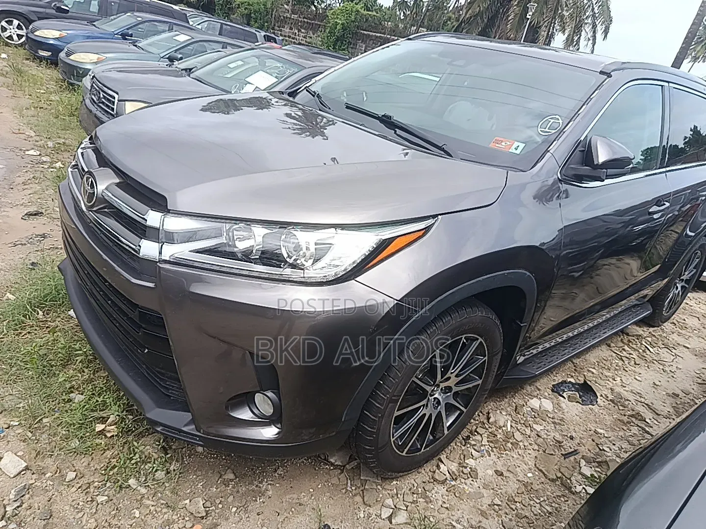 Toyota Highlander SE 4x2 V6 (3.5L 6cyl 8A) 2018 Gray