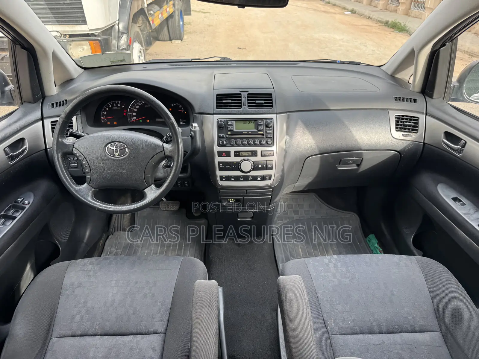 Toyota Avensis Verso 2.0 Petrol 2005 Blue