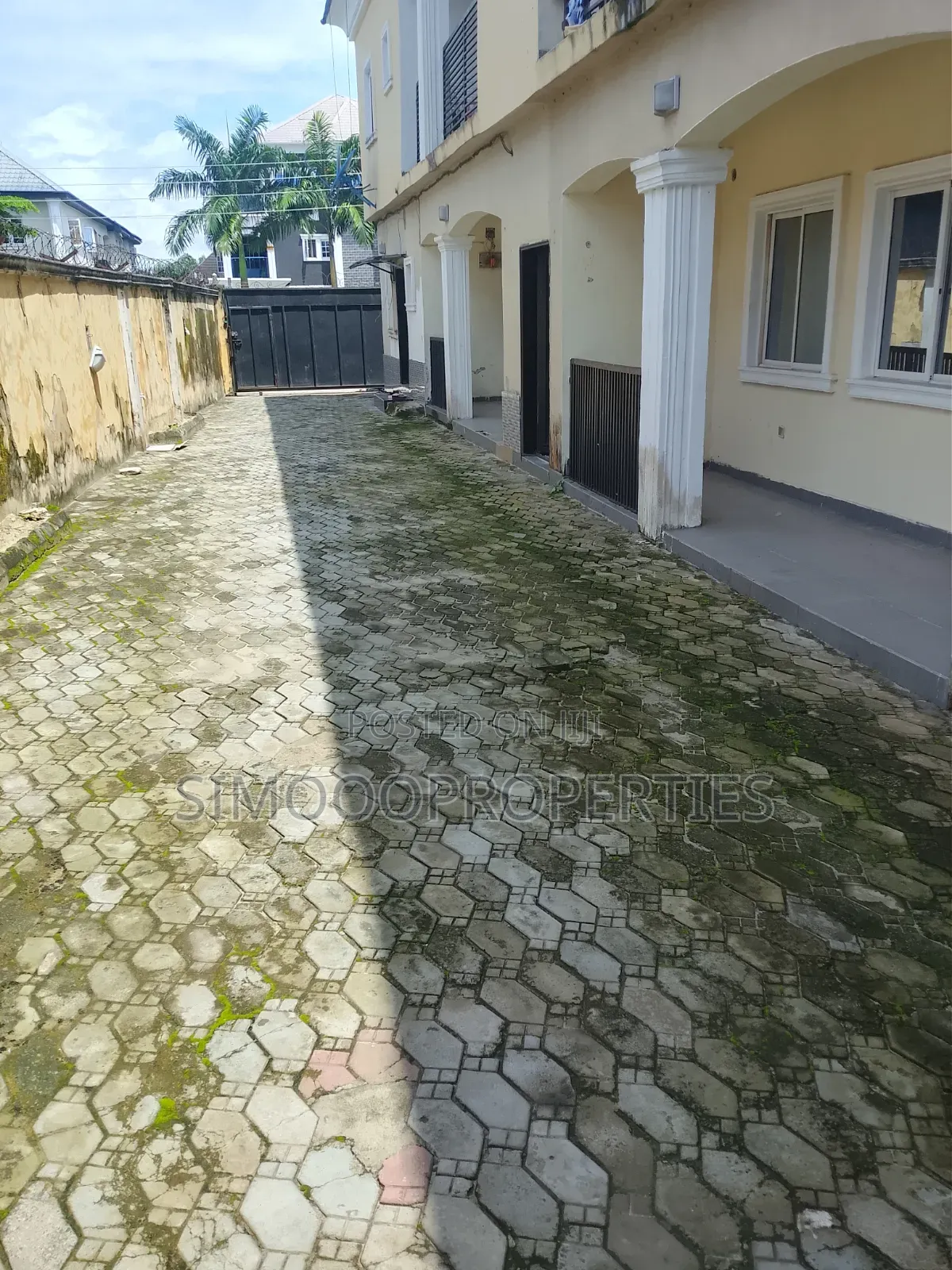 2bdrm Block of Flats in Ogunfayo Estate, Awoyaya for rent
