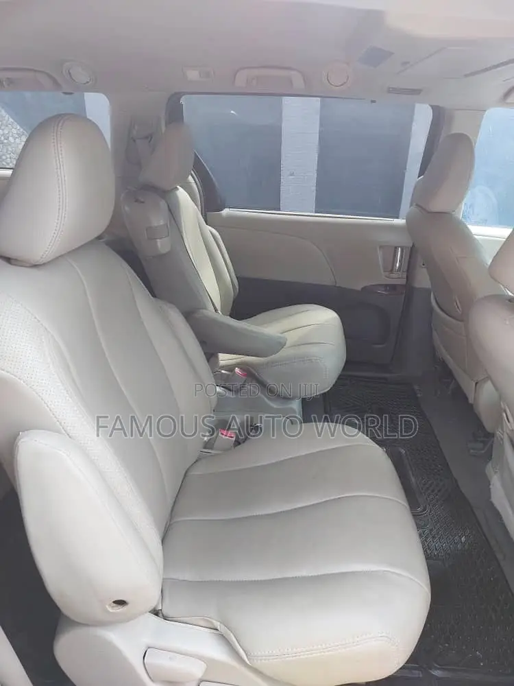 Toyota Sienna XLE 7 Passenger 2012 Gray