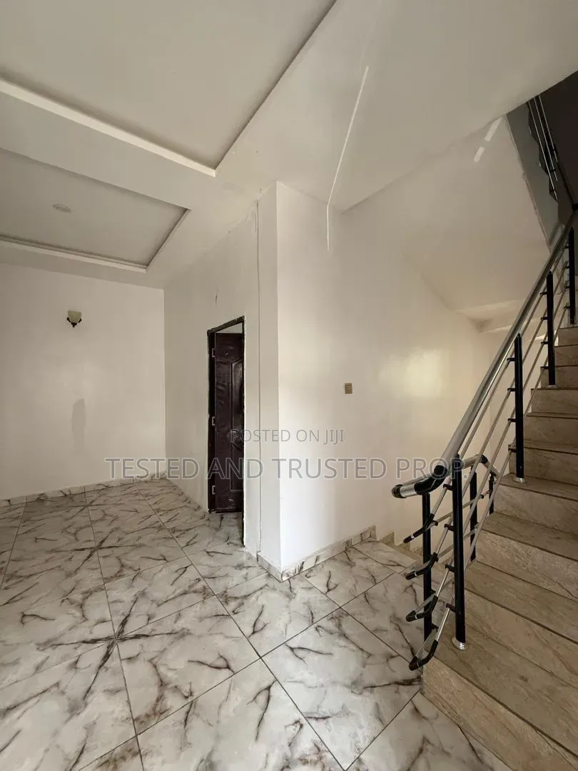Mini Flat in Opposite Chevron, Ikota for rent