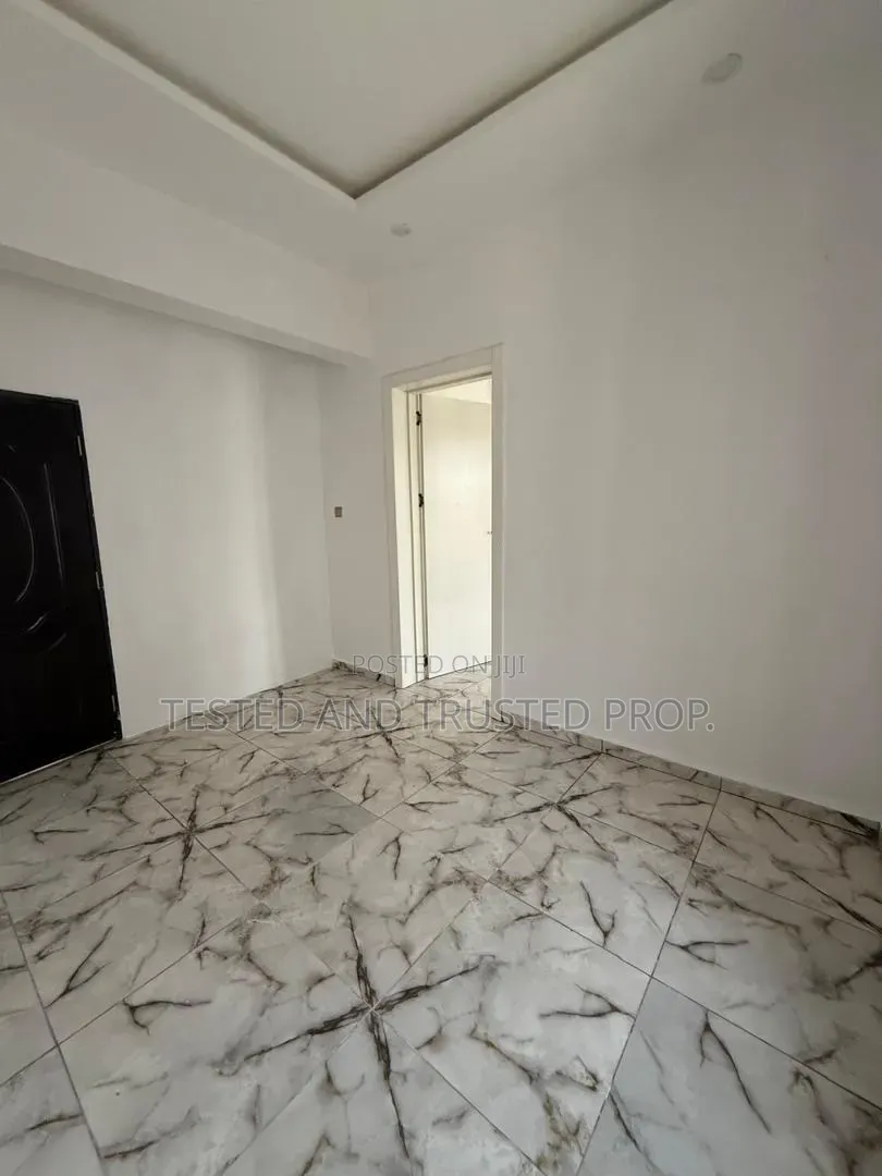 Mini Flat in Opposite Chevron, Ikota for rent