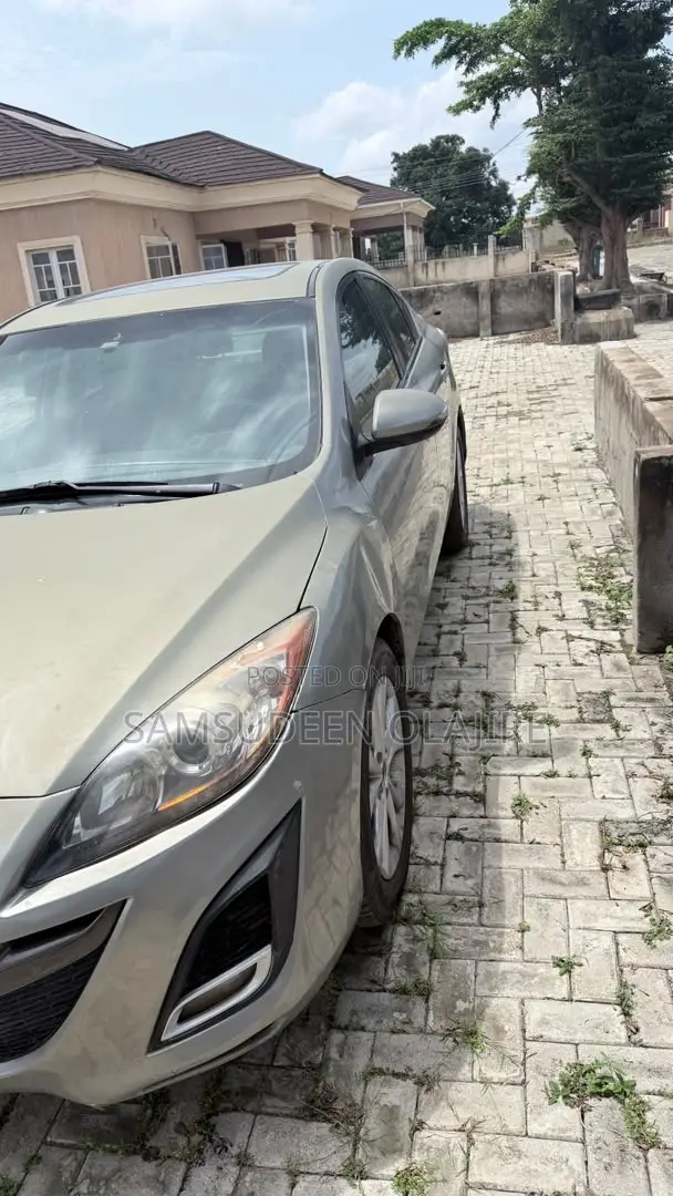 Mazda 3 2009 Gold