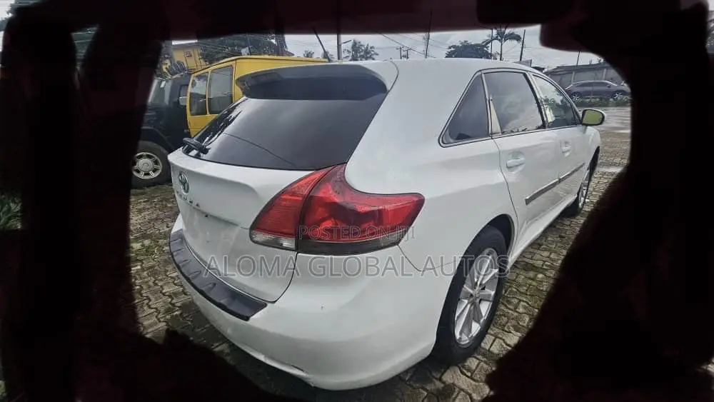 Toyota Venza AWD 2010 White