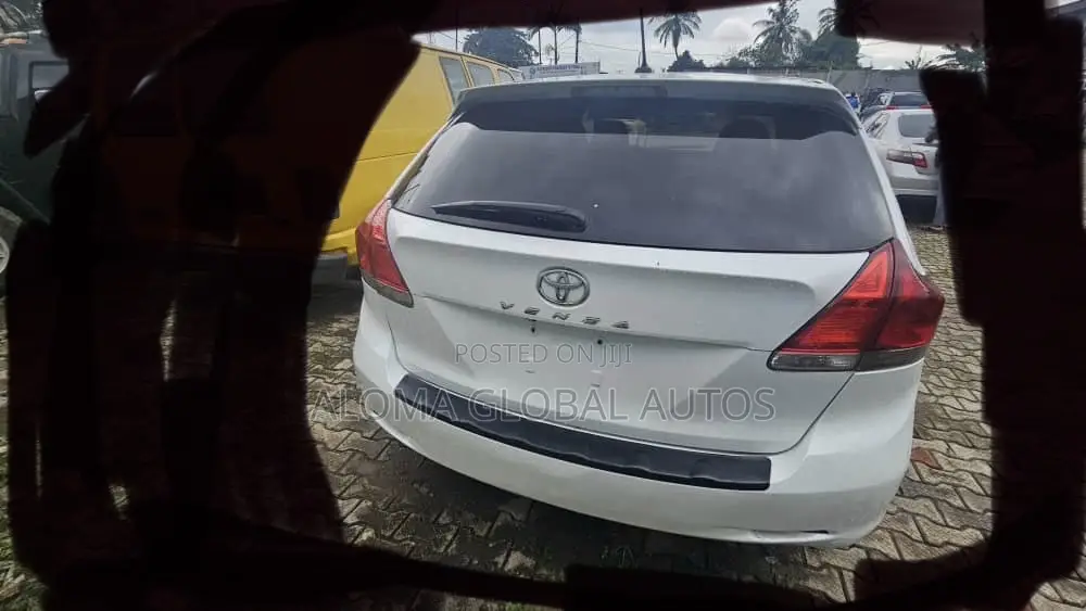 Toyota Venza AWD 2010 White