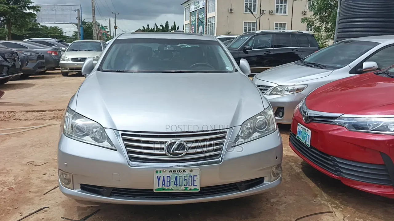 Lexus ES 2012 Silver