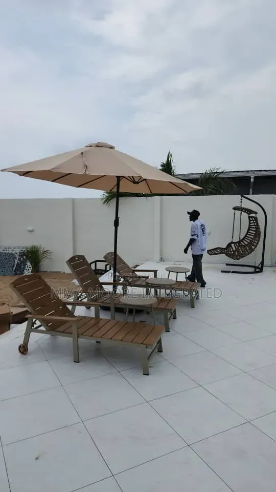 Wooden Outdoor Lounge Chair