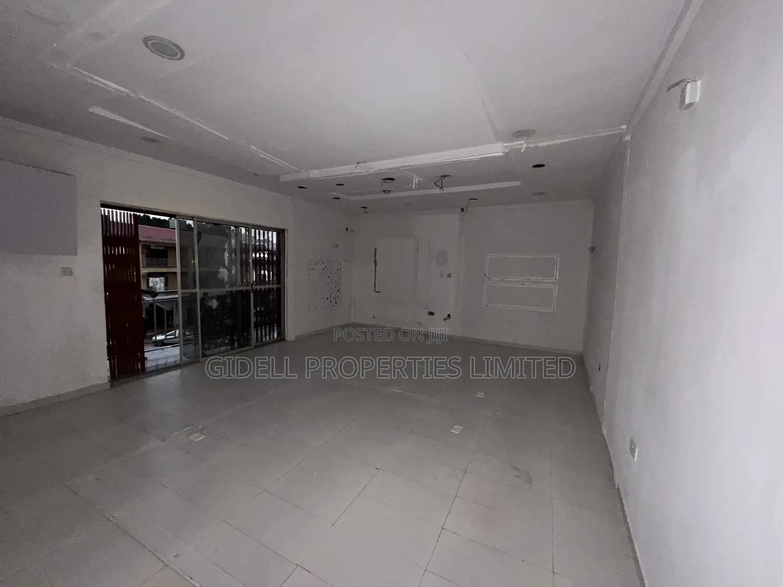 Office / Shop Space on the Second Floor in a Strategic Location
