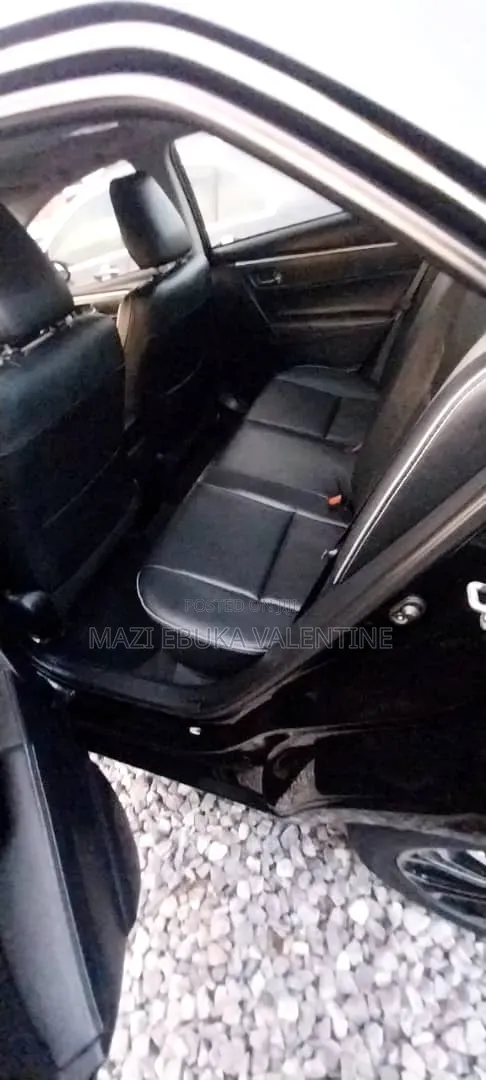 Toyota Corolla 2015 Black