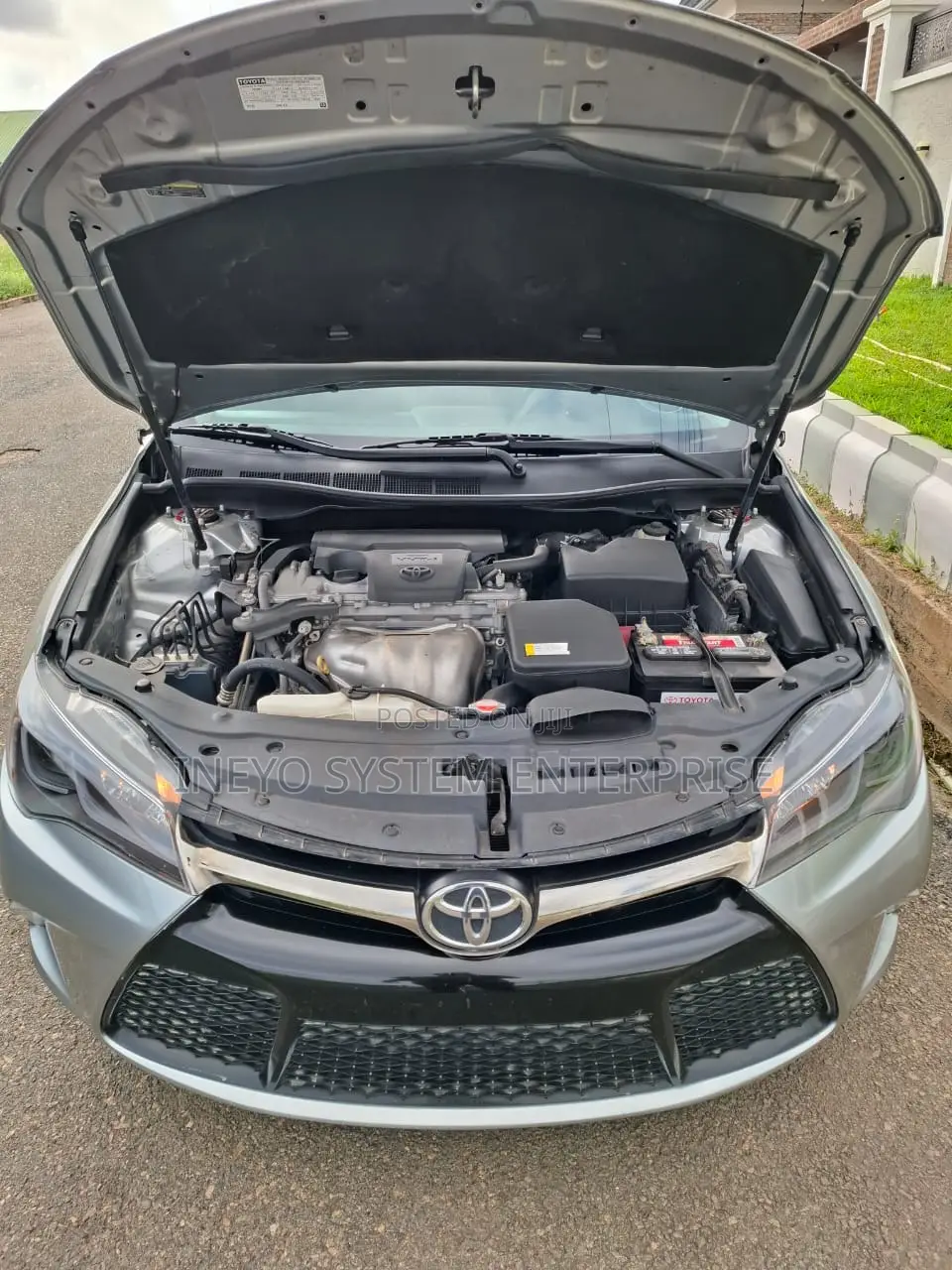 Toyota Camry SE 4dr Sedan (2.5L 4cyl 6A) 2016 Gray
