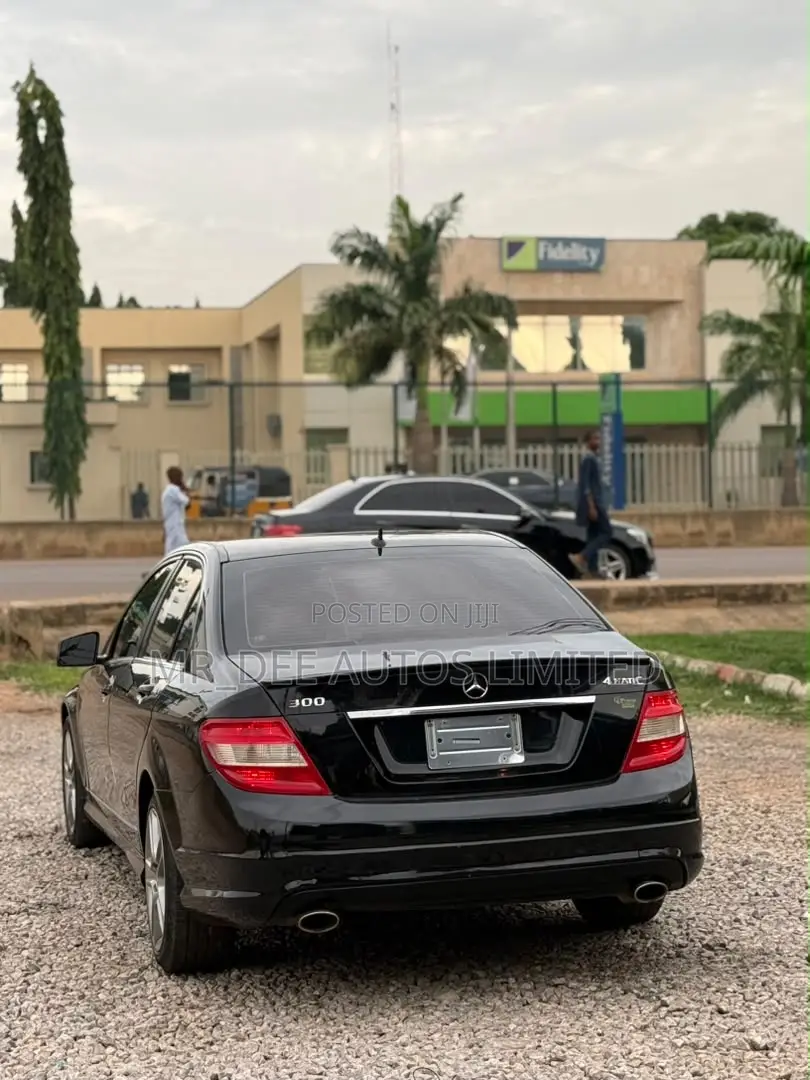 Mercedes-Benz C300 2011 Black