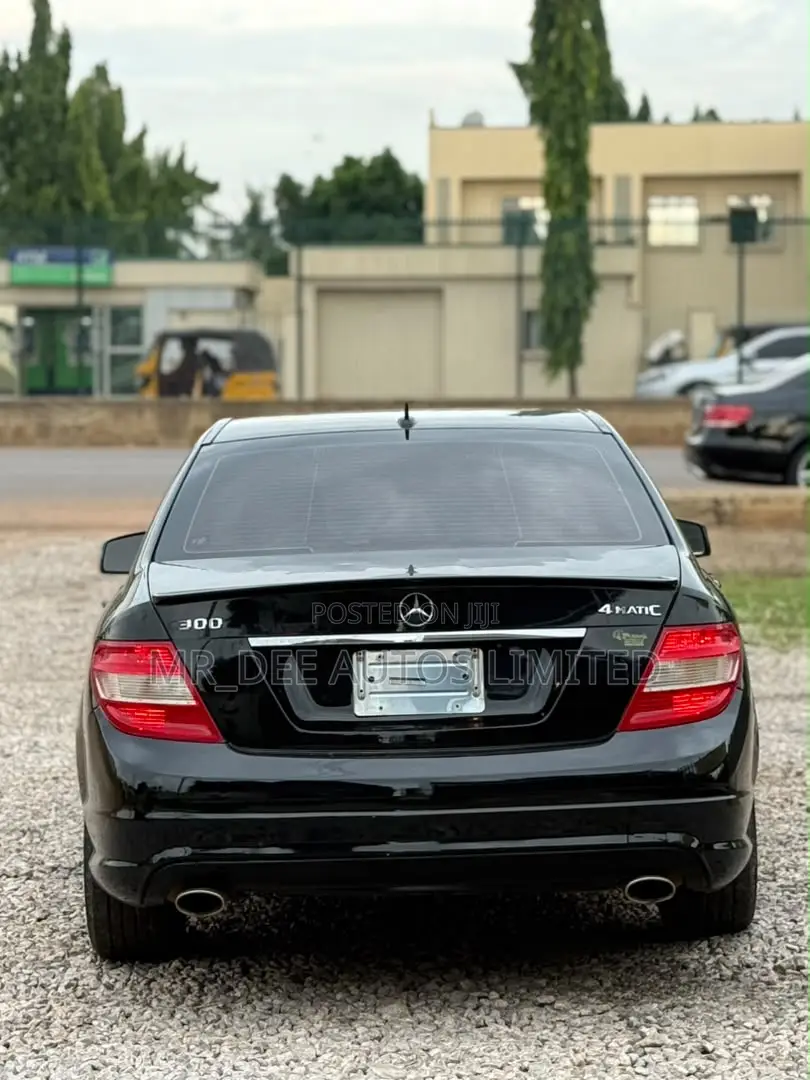 Mercedes-Benz C300 2011 Black