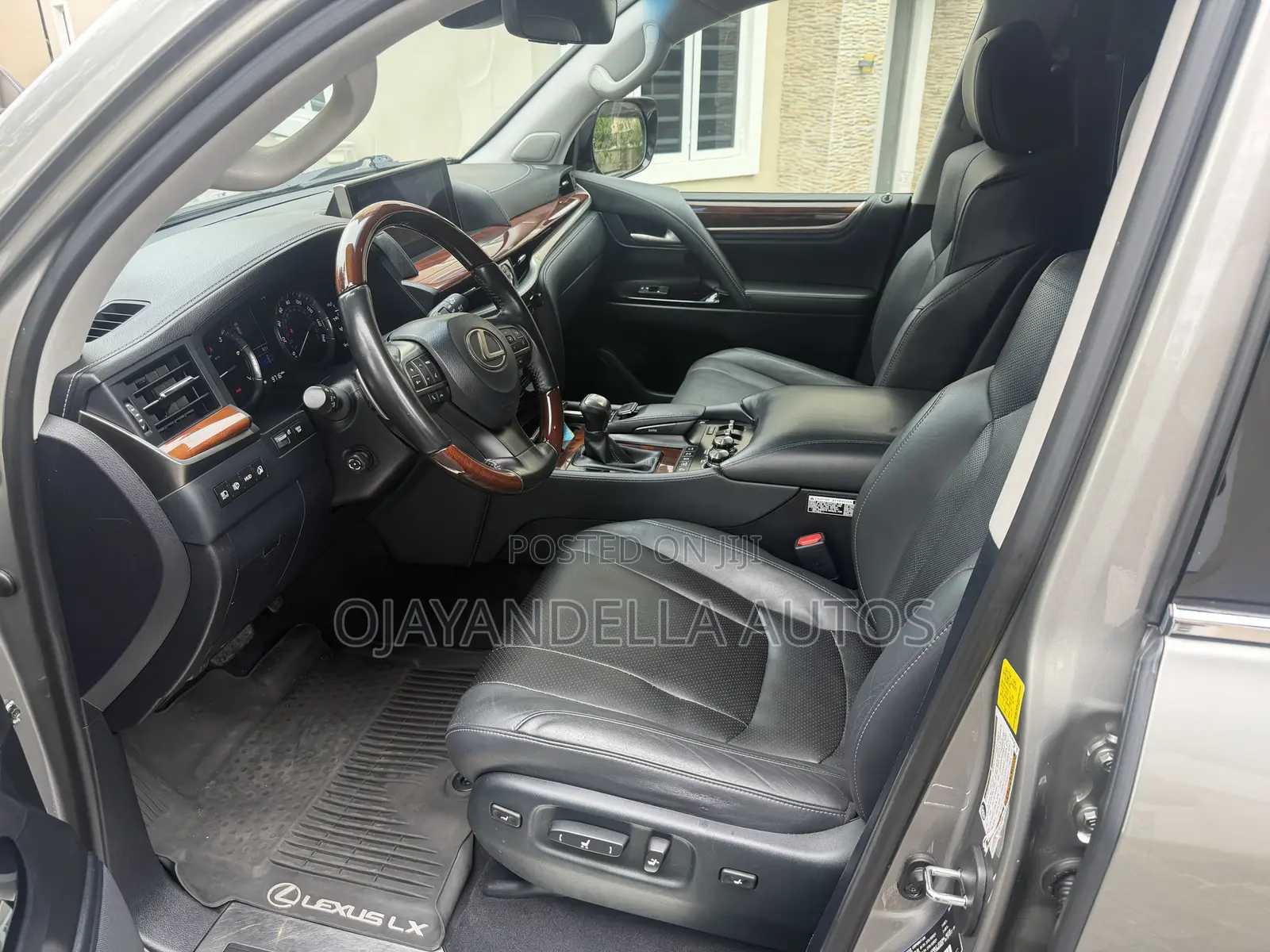 Lexus LX 570 AWD 2019 Silver